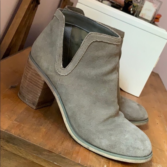 Suede boots - Picture 2 of 5